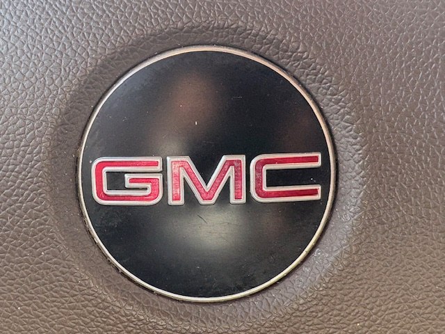 Photo 18 of this GMC YUKON