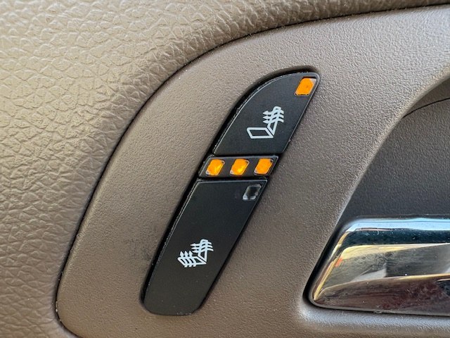 Photo 8 of this GMC YUKON