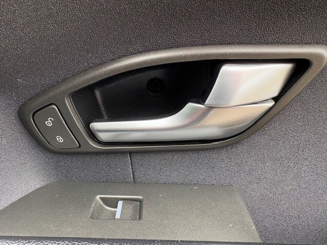 Photo 6 of this LAND ROVER RANGE ROVER EVO