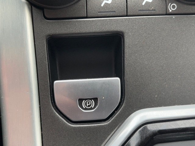 Photo 32 of this LAND ROVER RANGE ROVER EVO