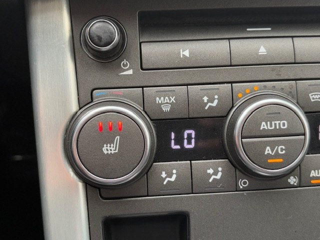 Photo 30 of this LAND ROVER RANGE ROVER EVO