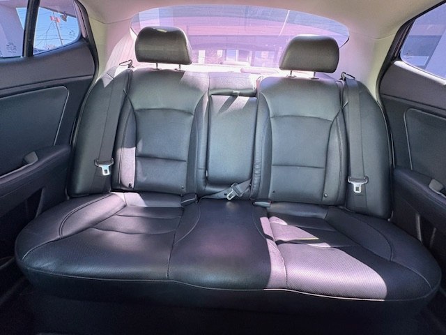 Photo 33 of this KIA OPTIMA