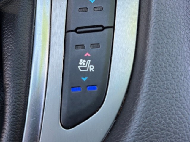 Photo 32 of this KIA OPTIMA