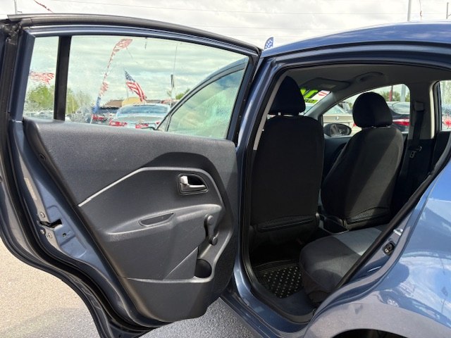 Photo 9 of this KIA RIO