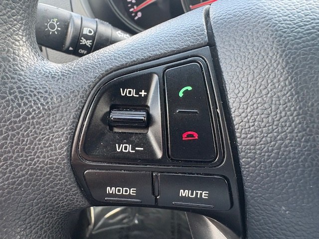 Photo 15 of this KIA RIO