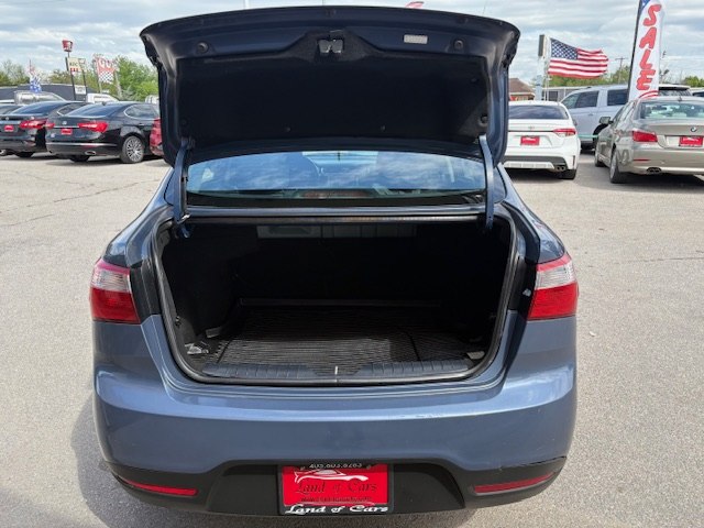 Photo 23 of this KIA RIO