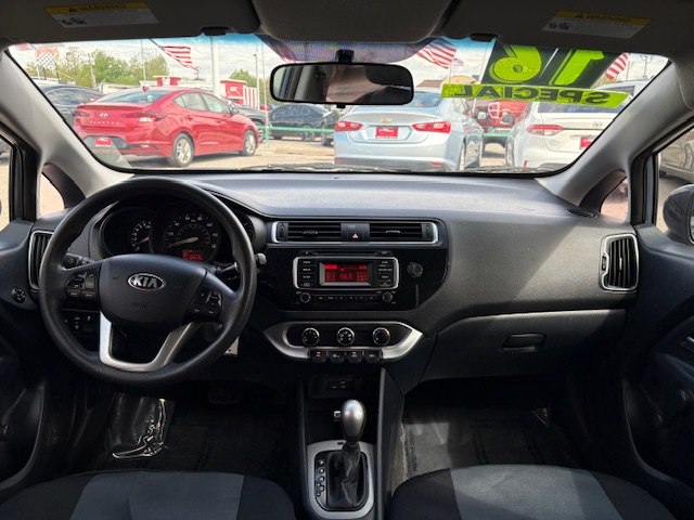 Photo 22 of this KIA RIO