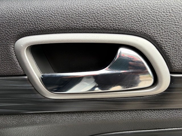 Photo 10 of this JEEP GRAND CHEROKEE
