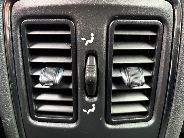 Photo 30 of this JEEP GRAND CHEROKEE