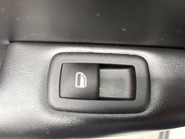 Photo 14 of this JEEP GRAND CHEROKEE