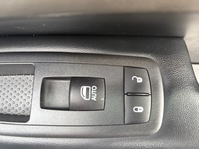 Photo 7 of this JEEP GRAND CHEROKEE