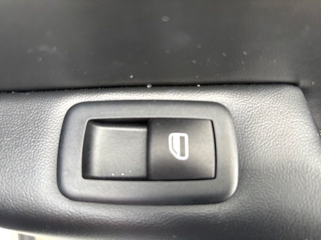 Photo 11 of this JEEP GRAND CHEROKEE