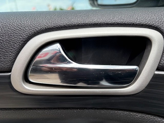 Photo 16 of this JEEP GRAND CHEROKEE