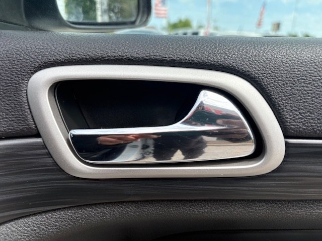 Photo 6 of this JEEP GRAND CHEROKEE