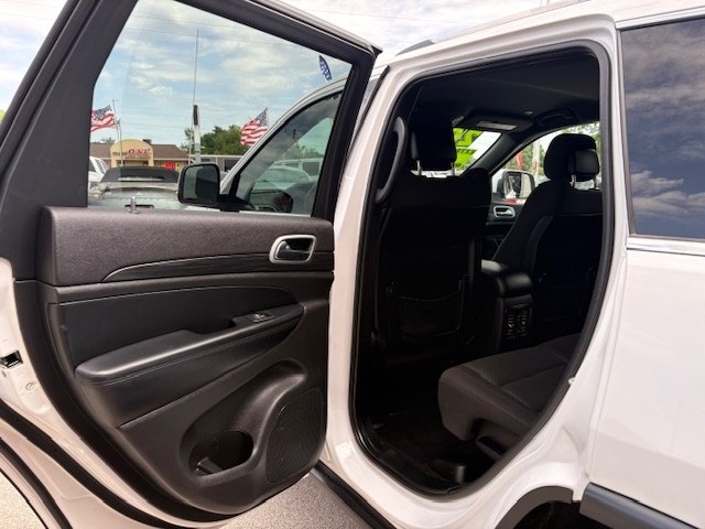 Photo 12 of this JEEP GRAND CHEROKEE