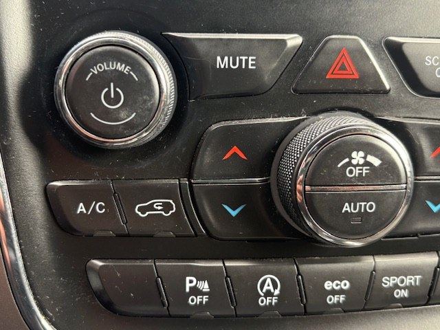 Photo 24 of this JEEP GRAND CHEROKEE