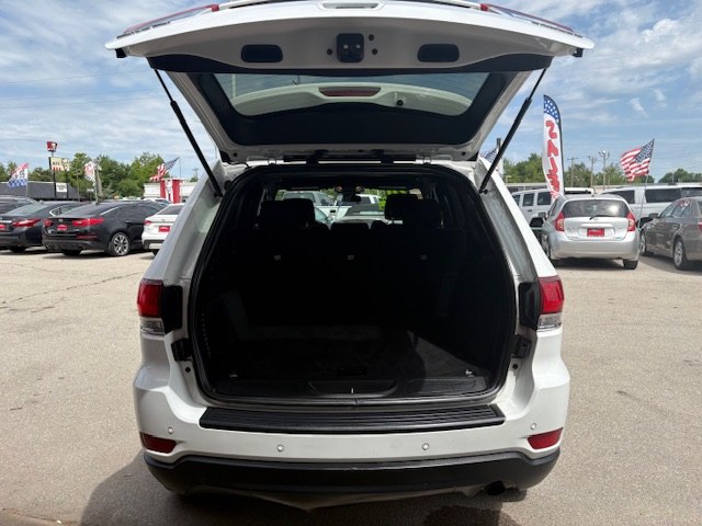 Photo 34 of this JEEP GRAND CHEROKEE