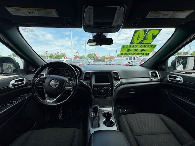 Photo 31 of this JEEP GRAND CHEROKEE