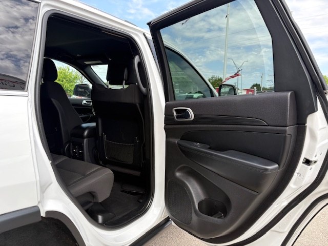 Photo 9 of this JEEP GRAND CHEROKEE