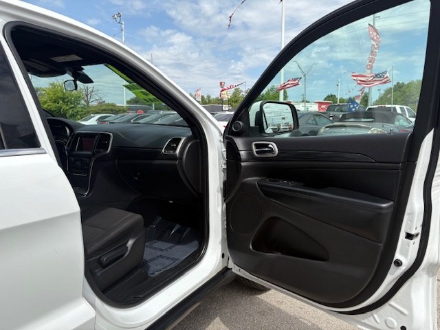 Photo 5 of this JEEP GRAND CHEROKEE