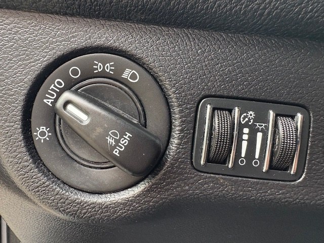 Photo 11 of this DODGE CHALLENGER