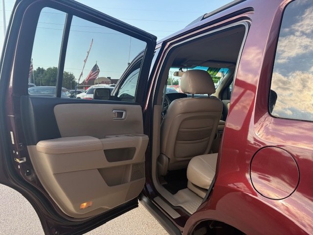 Photo 12 of this HONDA PILOT