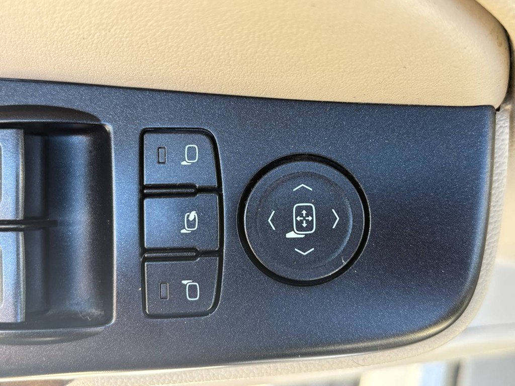 Photo 17 of this GMC YUKON XL