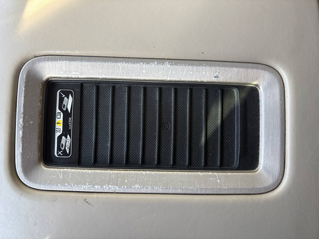Photo 32 of this GMC YUKON XL