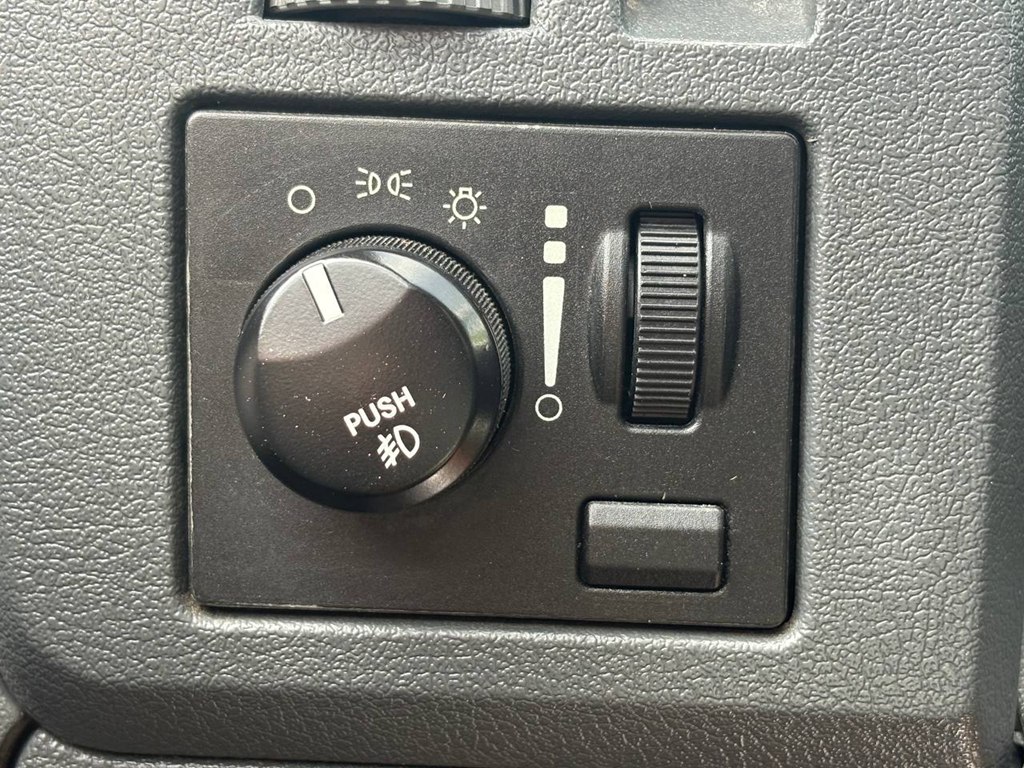 Photo 16 of this DODGE RAM 1500