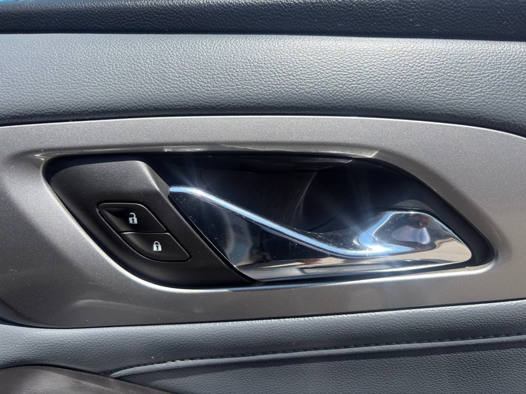 Photo 8 of this CHEVROLET TRAVERSE
