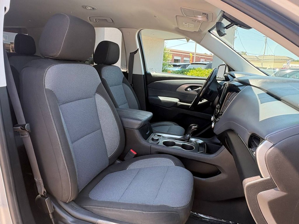 Photo 10 of this CHEVROLET TRAVERSE