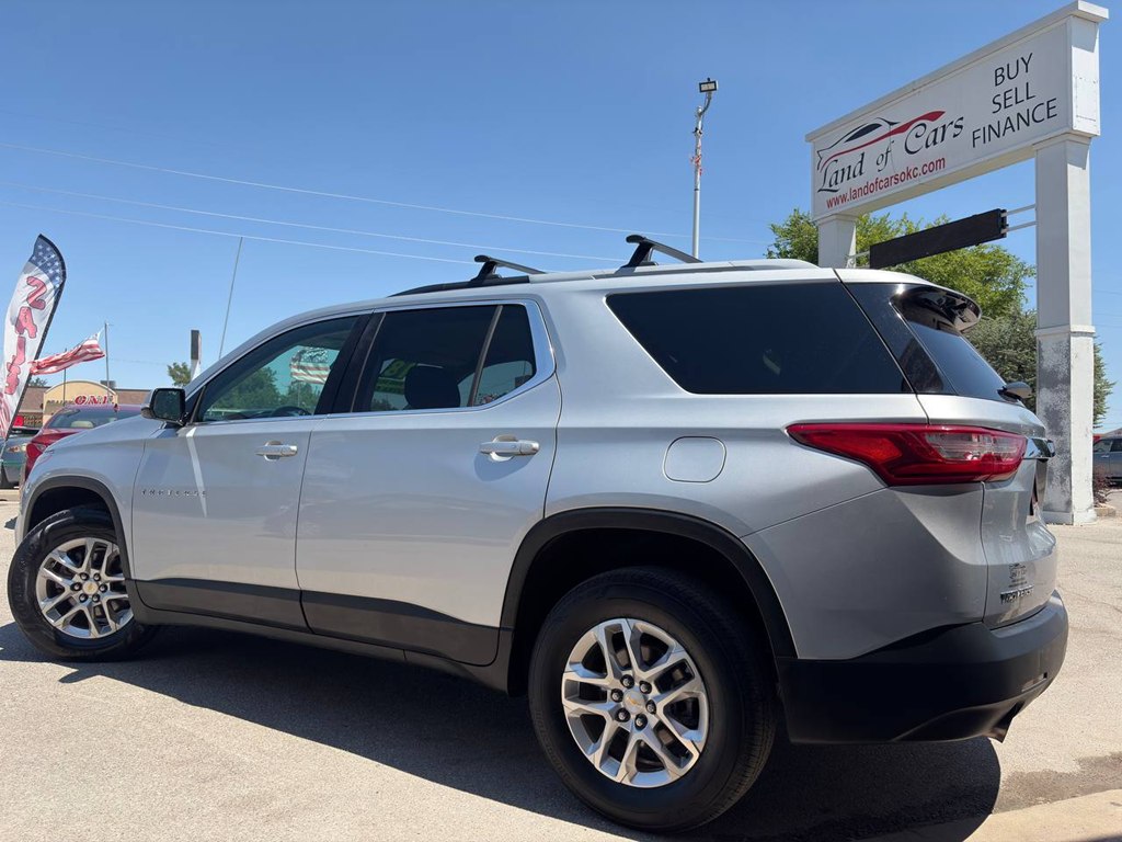 Photo 3 of this CHEVROLET TRAVERSE