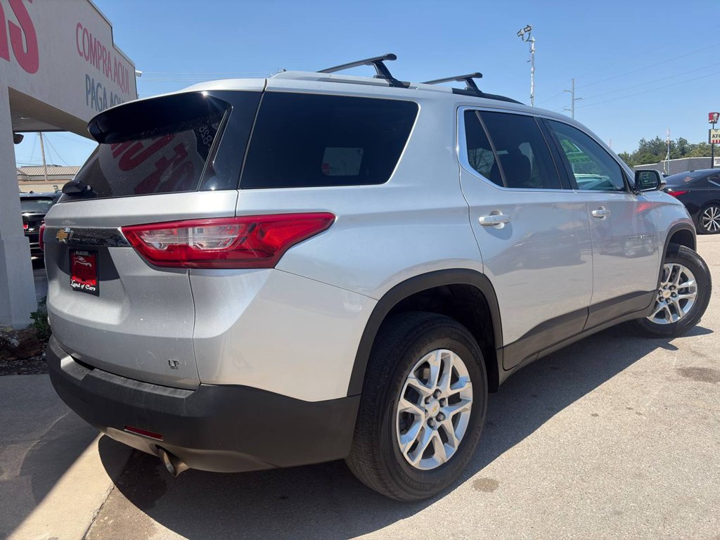Photo 4 of this CHEVROLET TRAVERSE
