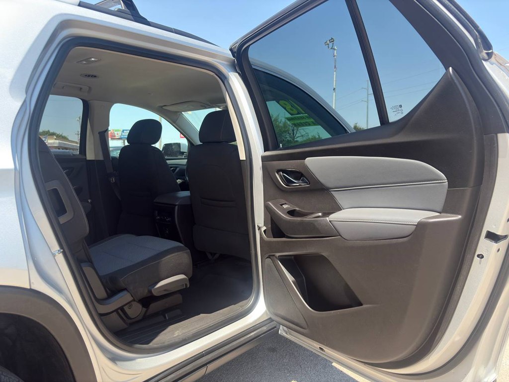 Photo 11 of this CHEVROLET TRAVERSE