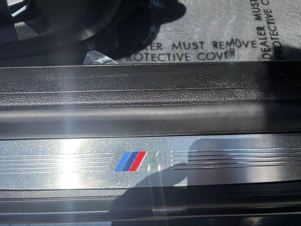 Photo 10 of this BMW 750