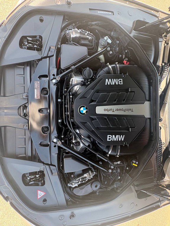 Photo 42 of this BMW 750