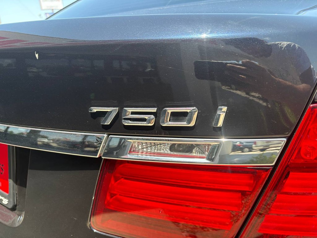Photo 41 of this BMW 750