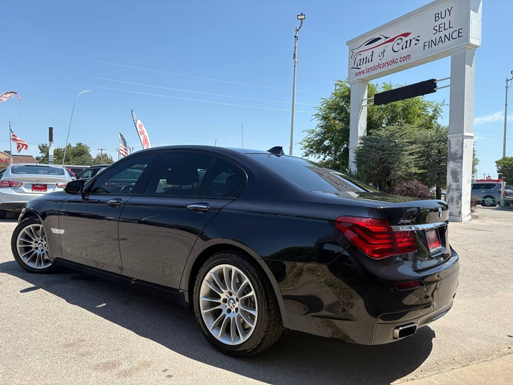 Photo 2 of this BMW 750