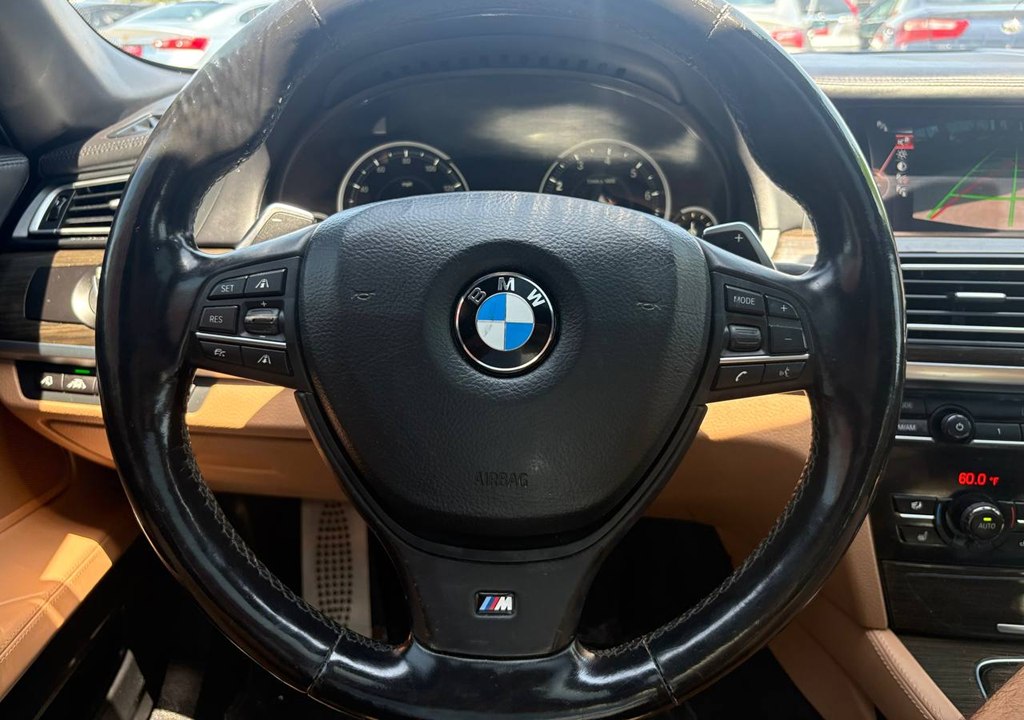 Photo 28 of this BMW 750