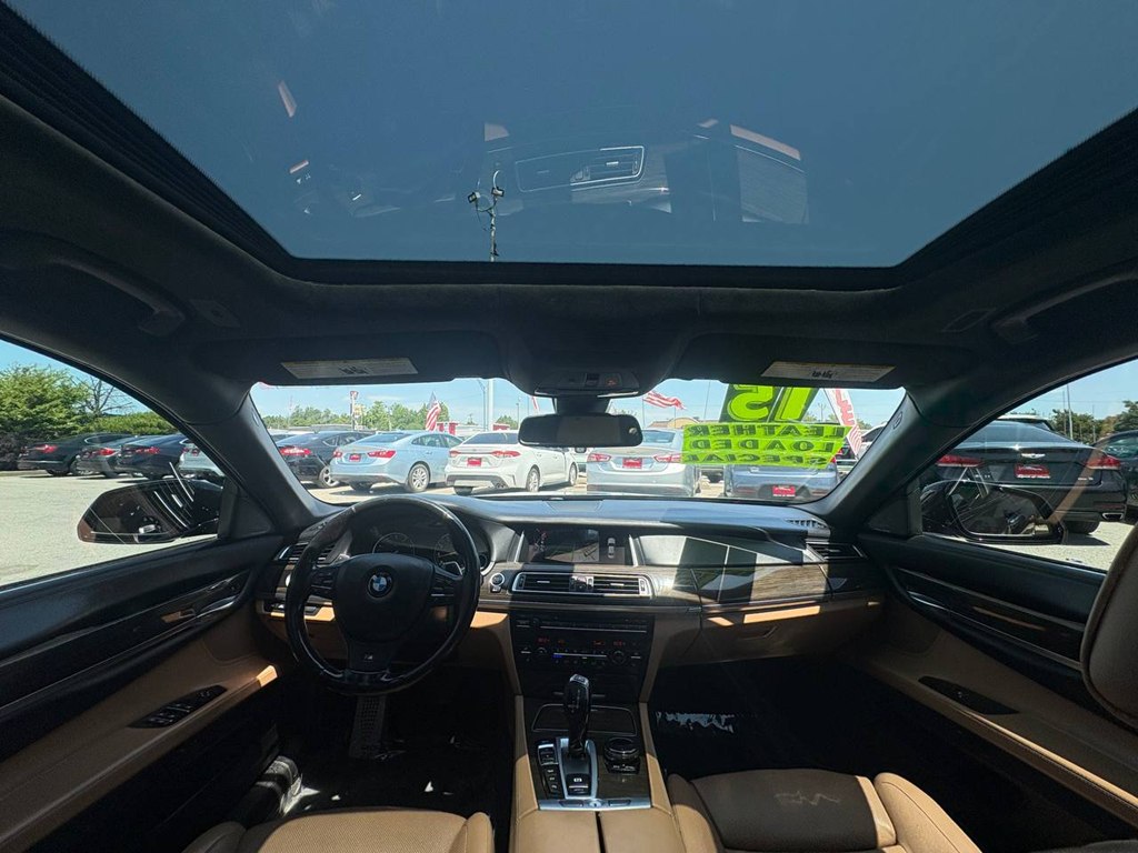 Photo 38 of this BMW 750