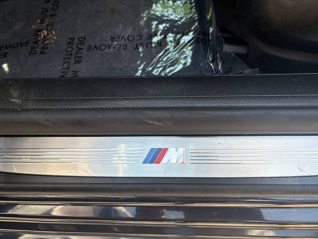 Photo 23 of this BMW 750