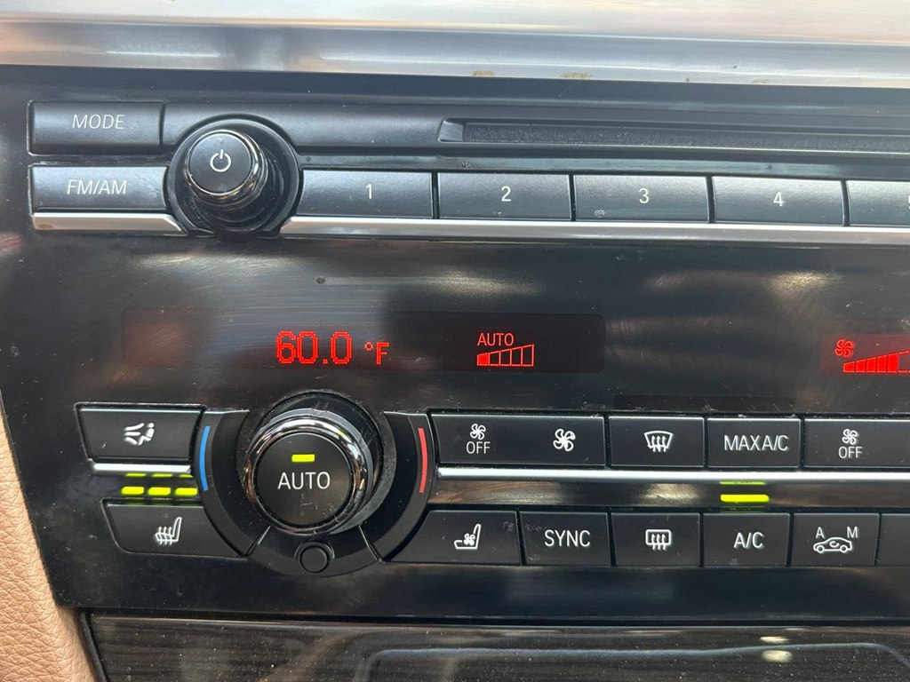 Photo 31 of this BMW 750