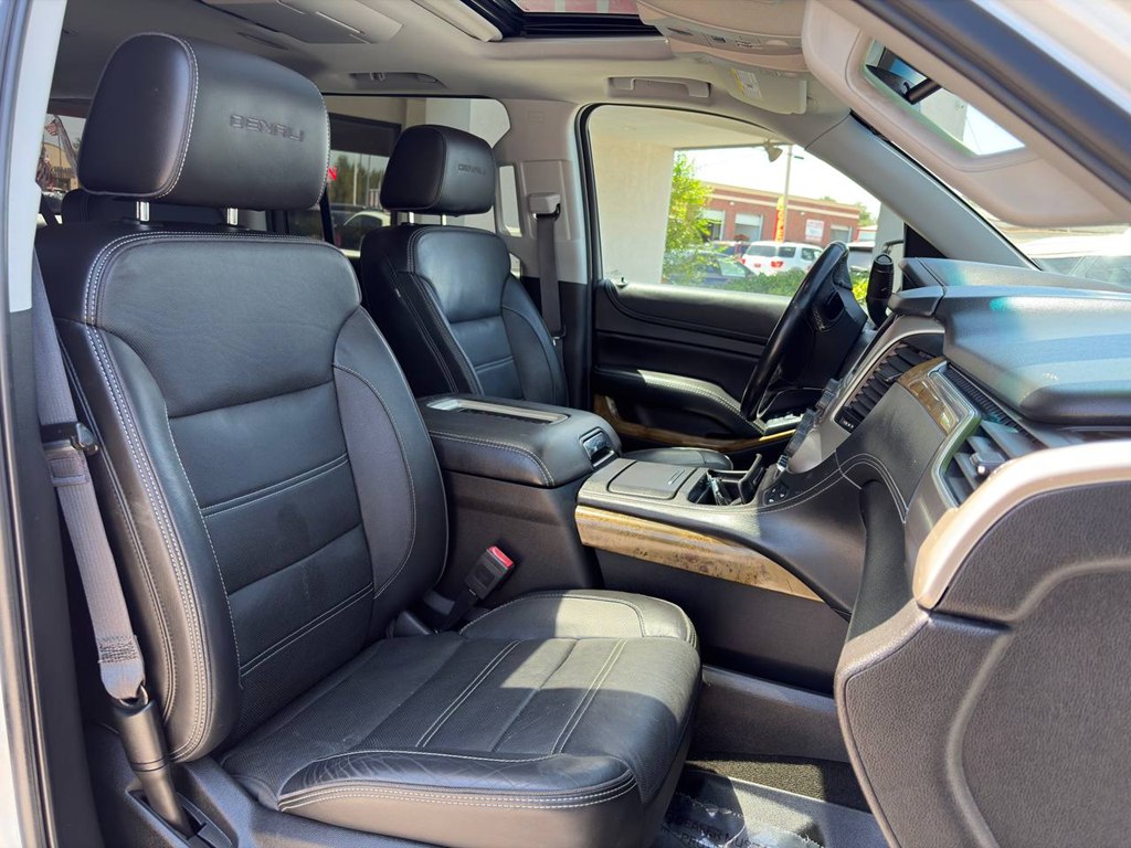 Photo 10 of this GMC YUKON XL