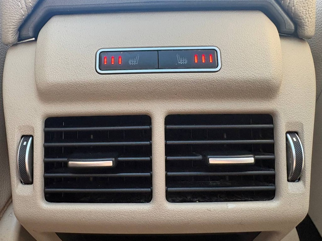 Photo 44 of this LAND ROVER RANGE ROVER EVO