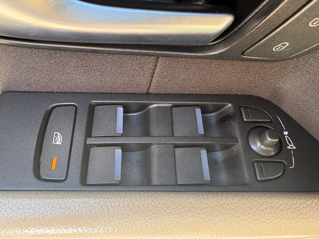 Photo 22 of this LAND ROVER RANGE ROVER EVO