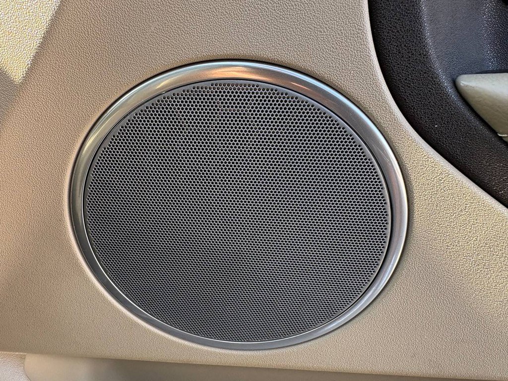 Photo 8 of this LAND ROVER RANGE ROVER EVO