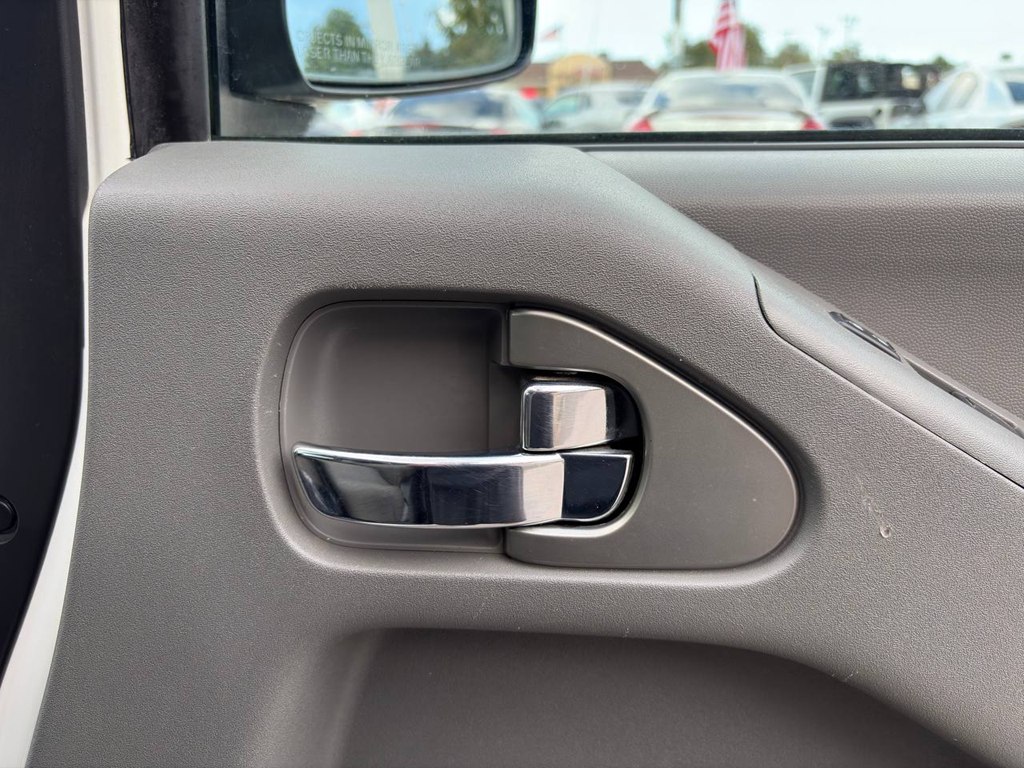Photo 6 of this NISSAN FRONTIER