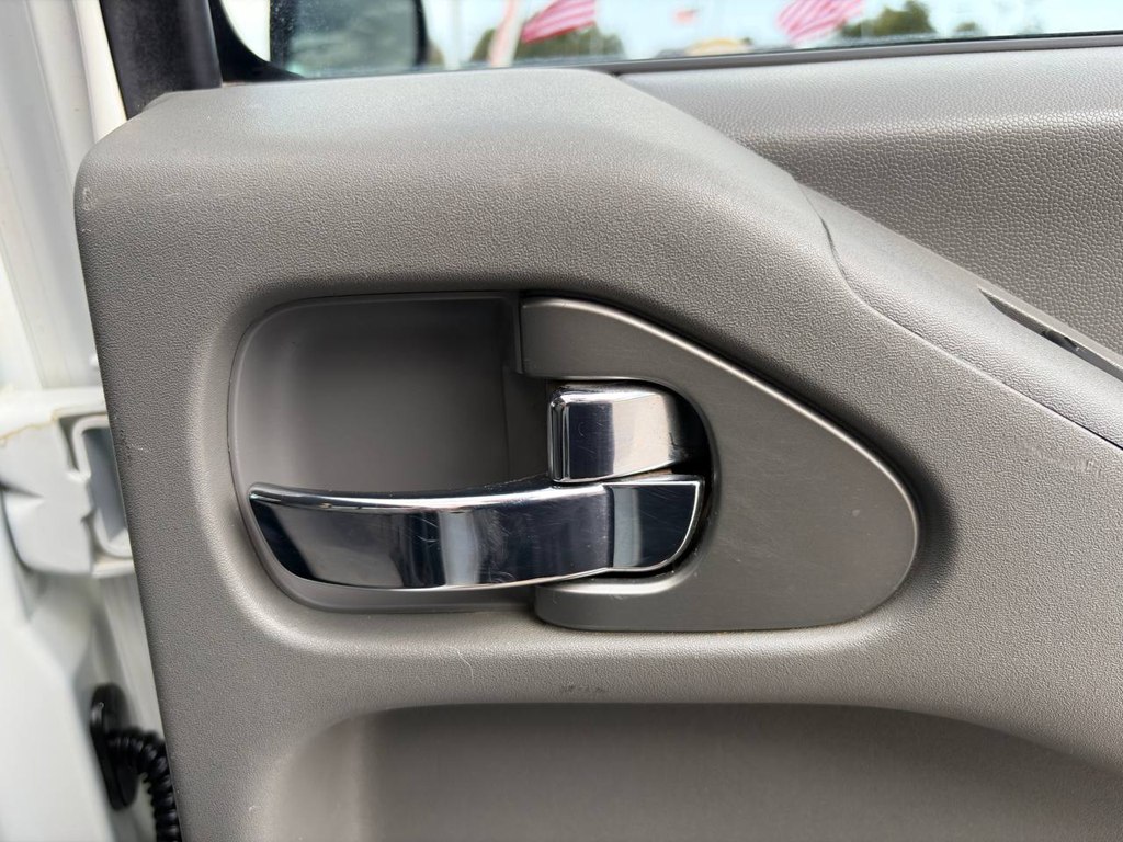 Photo 9 of this NISSAN FRONTIER