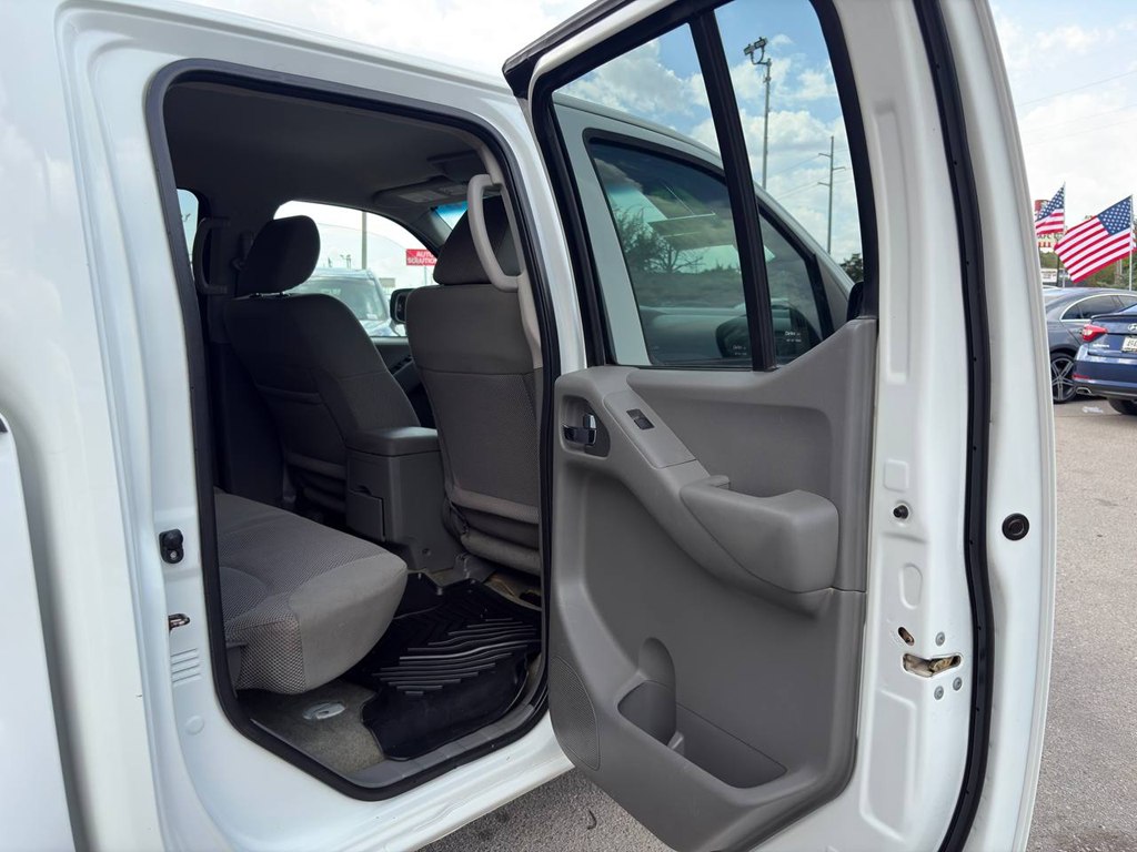 Photo 8 of this NISSAN FRONTIER