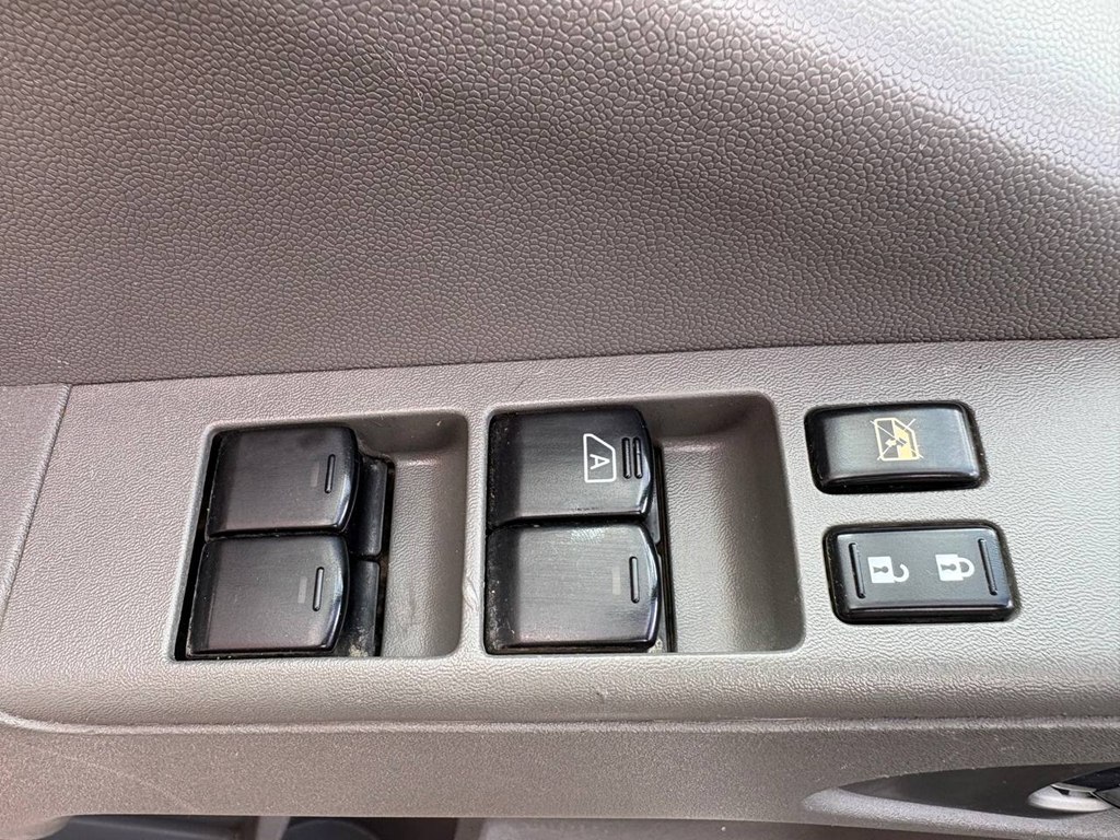 Photo 16 of this NISSAN FRONTIER